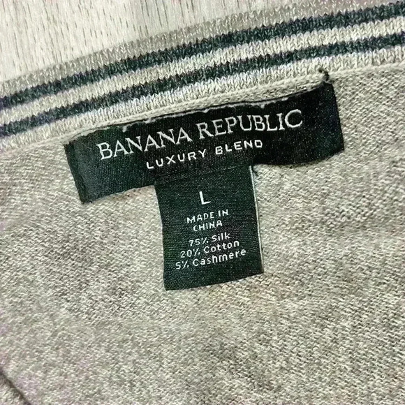 Banana Republic Luxury Blend V-Neck Sweater Silk Cashmere Cotton Size L - Picture 2 of 7